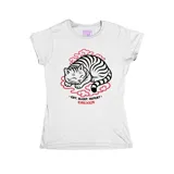 Remera de manga corta blanca de corte entallado, con estampa frontal de un gato durmiendo rodeado de nubes rojas y la leyenda "Eat, sleep, repeat".