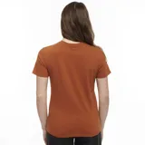 Remera color ladrillo de algodón, corte clásico, con cuello redondo y logo Wrangler bordado en el pecho. Manga corta.