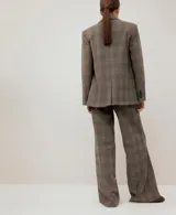 Pantalón de vestir marrón con patrón a cuadros, de tiro medio y corte wide leg.