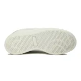 Championes casuales de mujer Diadora modelo Set, color blanco, con cordones blancos y forro interior color fucsia. Presentan un diseño de corte bajo y suela plana.