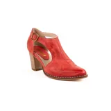 Zapato de cuero negro estilo guillermina, con diseño abierto en los laterales, taco alto de madera y hebilla metálica de ajuste.