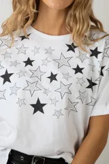 Conjunto de remeras de algodón con estampados variados.