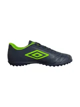 Championes de fútbol Umbro Classic II TF, color negro con detalles en verde neón. Capellada de cuero sintético y suela de goma con tapones para césped artificial.