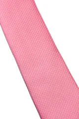 Corbatín color salmón de 5 cm de ancho.