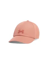 Gorra deportiva Under Armour con diseño de espalda abierta, ideal para usar con el cabello recogido. Presenta tejido de punto texturizado que absorbe la humedad, cierre trasero ajustable con broche y logo de la marca bordado en el frente.