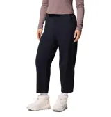 Pantalón de corte recto y tiro medio con cintura elástica, bolsillos laterales y bolsillo de seguridad con cierre. Confeccionado con tecnología Omni-Shield que repele la humedad y las manchas.