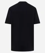 Remera negra de algodón con cuello redondo y mangas cortas. Presenta un estampado gráfico frontal con imágenes de Chuck Bass de la serie Gossip Girl y lettering decorativo.