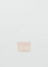 Porta documentos de cuero sintético color rosado, con diseño trenzado en la parte inferior y múltiples ranuras para tarjetas.