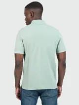 Polo de manga corta Boss, confeccionada en tejido jersey de algodón, con cuello clásico, cierre de botones y logo bordado en el pecho.
