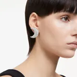 Aros de clip con forma de media luna, bañados en rodio y adornados con cristales blancos de diferentes tamaños.