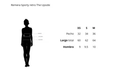 Remera de tejido punto color rojo, manga corta, corte ajustado (slim fit) con cuello redondo ribeteado en blanco y azul marino. Presenta franjas laterales en azul marino con ribete blanco y texto estampado en blanco en el frente que dice "VIBIN HIGH".