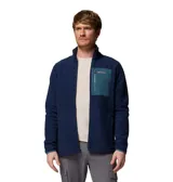 Campera polar de cuello alto con cierre frontal completo. Presenta un bolsillo en el pecho con cierre y revestimiento de nailon en contraste, además de bolsillos laterales. El diseño incluye puños y dobladillo con ribete elástico para mayor ajuste.