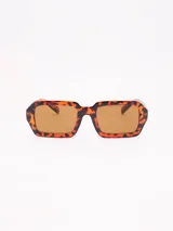 Lentes de sol con montura rectangular de carey y lentes marrones.