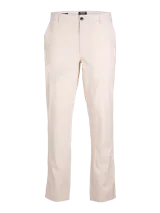 Pantalón chino de tiro medio y calce regular, color beige. Presenta cierre frontal con cremallera y botón, bolsillos laterales y bolsillos traseros de ojal. Confeccionado en tejido de sarga con mezcla de algodón, lino y elastano.