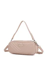 Morral Las Oreiro color marrón, con diseño acolchado en zigzag y un aplique en forma de labios en el frente. Tiene una correa ajustable y herrajes metálicos plateados.