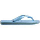 Ojotas Havaianas modelo Brasil Logo, color blanco, con tiras blancas y logo de la marca en relieve azul con la bandera de Brasil.