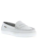 Mocasines de cuero blanco con diseño clásico, costuras reforzadas en el empeine y suela plana de goma al tono.