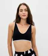 Soutien top Lov negro de poliamida con escote en V, breteles finos y detalles de bies contrastante en color blanco.