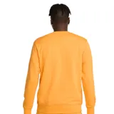 Buzo Nike de cuello redondo, color naranja, con logo de la marca bordado en blanco en el pecho.