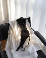 Soutien con aro, de encaje floral color lila y micro tul. Breteles fijos con largo regulable.