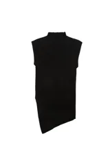 Top tejido sin mangas con diseño asimétrico, cuello subido y acabado en tricot texturizado. Presenta un calce ajustado que realza la silueta.