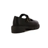 Zapatos guillerminas de cuero sintético negro, con correa sobre el empeine y hebilla metálica dorada. Plataforma con suela track.