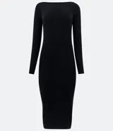 Vestido midi de punto acanalado, con diseño ajustado al cuerpo, cuello barco y mangas largas. Confeccionado en tejido de punto texturizado.