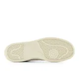 Championes New Balance modelo BB480LDS, color crema, inspirados en el calzado de baloncesto de los años 80. Confeccionados en cuero, con detalles auténticos y plantilla Ortholite acolchada.