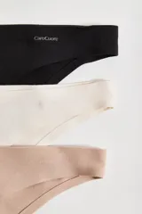 Pack de tres bombachas vedetinas de algodón con elastano en color negro, blanco y beige.