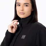 Buzo polar de microfleece con cuello alto y apertura frontal media con botones a presión metálicos. Presenta tapeta y detalles en nylon, con puños y cuello elásticos para mayor ajuste.
