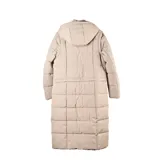 Campera multifunción modular de nylon matelaseado color taupe. Diseño versátil con sistema de cierres que permite transformarla en cuatro versiones: campera larga, campera corta, chaleco largo y chaleco corto. Cuenta con capucha desmontable, cierre frontal completo y bolsillos laterales.