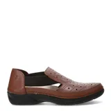 Sandalias tipo zueco de cuero negro con diseño calado y costuras en forma de rombos. Presenta paneles laterales elásticos y suela de goma antideslizante.