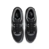 Championes Nike Air Max 90 con tecnología Gore-Tex, en combinación de colores negro y gris. Presentan un diseño robusto con paneles de malla y cuero sintético, suela con unidad de aire visible y el logo de la marca en el lateral.
