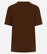 Remera de algodón marrón de manga corta y cuello redondo, con apliques tridimensionales de flores en relieve en el frente.