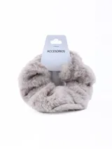 Colero de pelo color gris claro, de piel sintética.