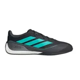 Championes urbanos Adidas Feroza Base, diseño inspirado en el automovilismo con la colaboración de Mercedes-AMG Petronas. Presentan una base negra con las icónicas tres tiras de Adidas en color turquesa, detalles en gris y suela blanca. Incluyen el logo de Mercedes-AMG en el talón.