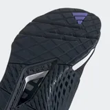Championes de training Adidas Dropset 3, color azul oscuro con tres franjas laterales en color violeta. Presentan una mediasuela de doble densidad blanca y refuerzos laterales de TPU en color azul oscuro.