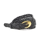 Cinturón negro de cuero vacuno trenzado, de 1,8 cm de ancho, con hebilla dorada ovalada.