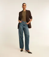 Blusa básica de viscosa y elastano de la marca Cortelle, color mostaza, con escote redondo y mangas cortas.