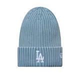 Gorro tipo beanie de lana acanalada en color celeste, con el logo de Los Angeles Dodgers bordado en el frente y logo de New Era en el lateral.