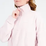 Buzo deportivo New Balance color rosa claro, de corte holgado y largo cropped. Tiene cuello alto con cierre de cremallera corto y logo bordado en el pecho.