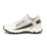 Championes Caterpillar modelo Urban Tracks Sport, en combinación de blanco, gris y detalles oscuros. Presentan capellada de malla y ante, cordones bicolor, suela chunky dentada de goma y entresuela de EVA.