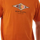 Remera naranja de manga corta con logo Rip Curl estampado en el pecho.