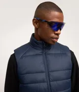 Chaleco puffer deportivo Get Over para hombre, de color negro con cuello alto, diseño acolchado de gajos y cierre frontal con cremallera.