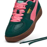 Zapatillas Puma Palermo Moda CF de mujer, color verde con detalles en rosa y suela marrón.