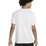 Remera Nike de hombre, color azul marino, de corte clásico y mangas cortas. Cuenta con tecnología Dri-FIT y logo de la marca estampado en el pecho.