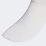 Pack de tres pares de medias soquetes Adidas, color blanco con logo de la marca en negro. Cuentan con plantilla con amortiguación para mayor comodidad.