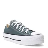 Championes Converse modelo Chuck Taylor Lift con plataforma doble. Presentan un diseño de caña baja confeccionado en lona color verde petróleo, con puntera de goma blanca, cordones al tono y suela de plataforma elevada con detalle de franjas negras.
