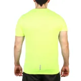 Remera deportiva amarilla fluorescente de poliéster, corte clásico y mangas cortas.