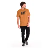 Remera color ocre con logo CAT estampado en negro en el pecho.